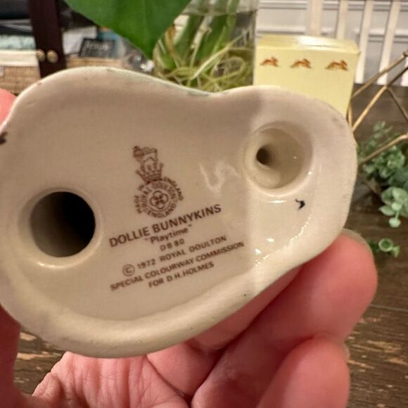 ROYAL DOULTON Dollie‎ Bunnykins Playtime Vintage Ceramic Figurine with Box - Picture 6 of 7